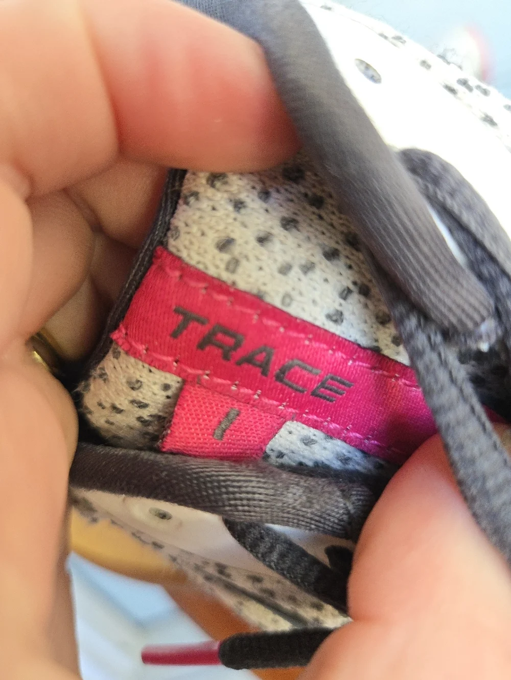 Brooks Trace Sneakers